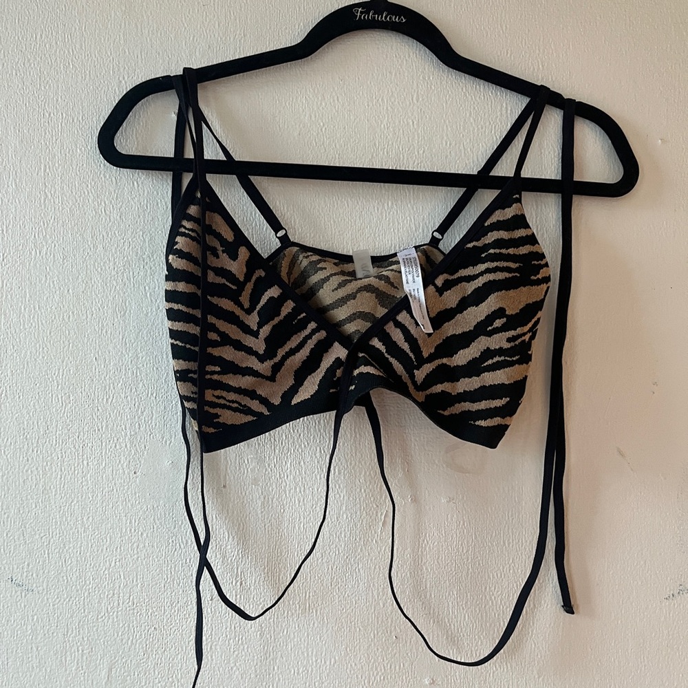 Cross Tie Print Top